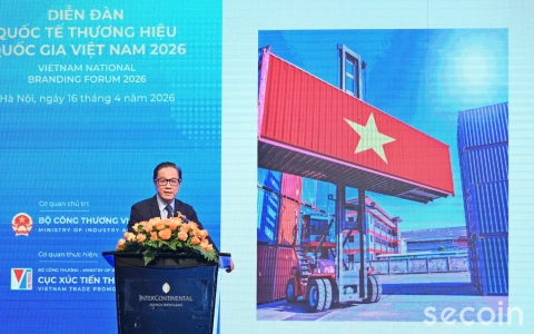 Ông Đinh Hồng Kỳ trình bày tham luận tại Tuần lễ Thương hiệu Quốc gia & Diễn đàn Thương hiệu Quốc gia 2026